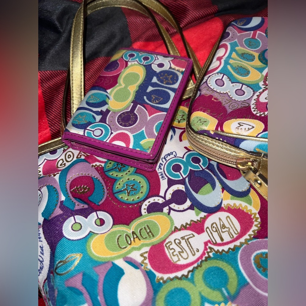 Matching Coach Poppy Purse, Wristlet, and wallet! With hang tag as well! - Picture 14 of 16